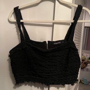 etiquette black crop top